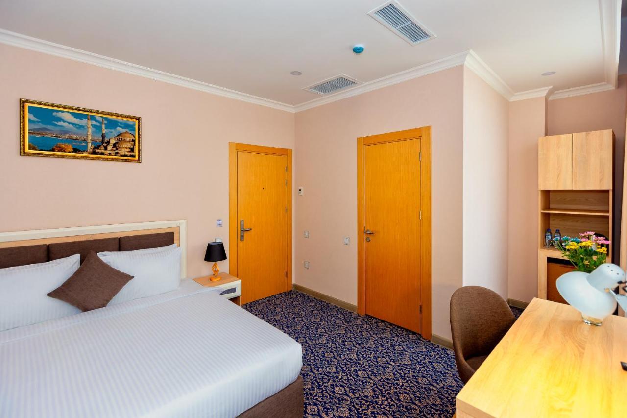 Golden City Hotel Baky Esterno foto