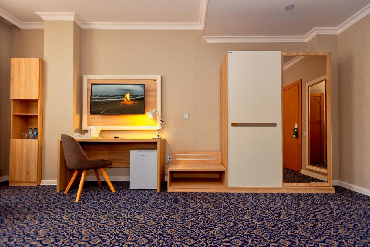 Golden City Hotel Baky Esterno foto