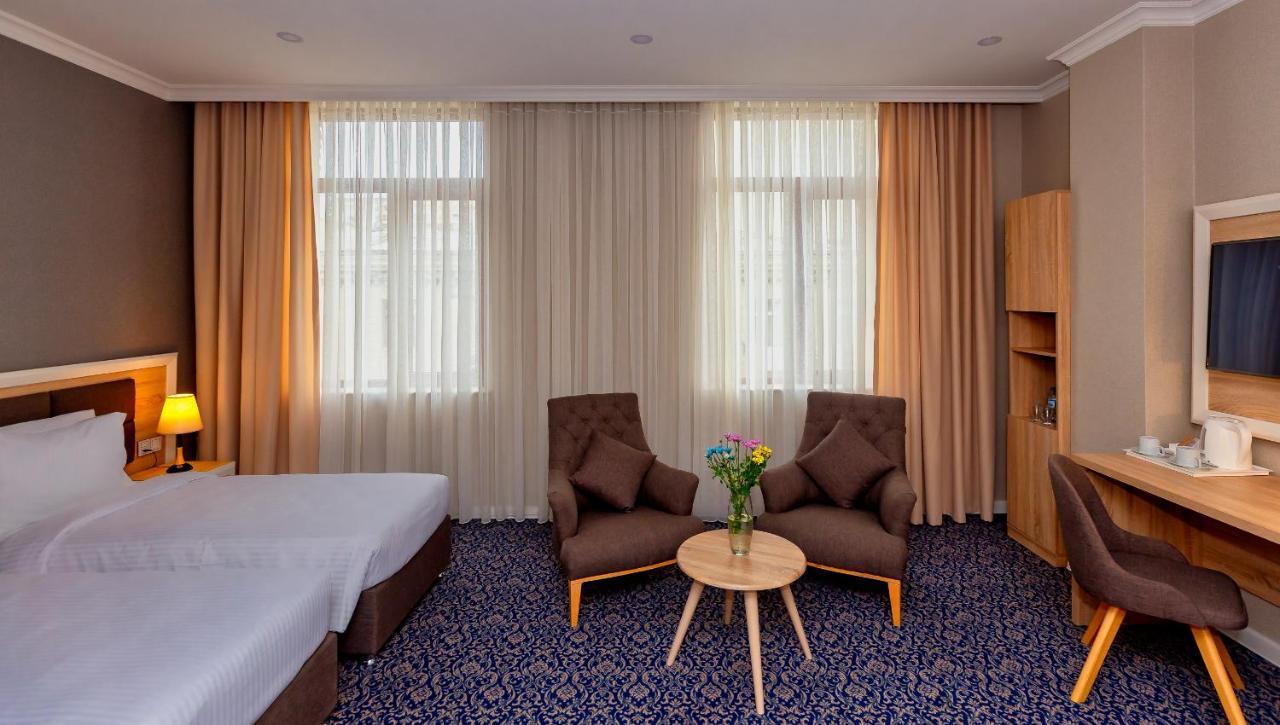 Golden City Hotel Baky Esterno foto
