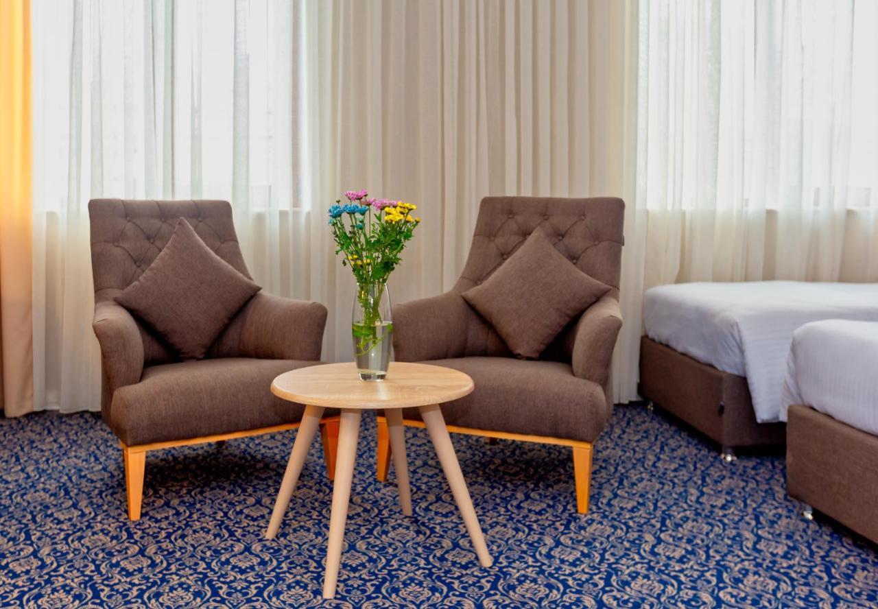 Golden City Hotel Baky Esterno foto